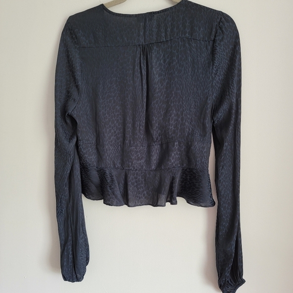 Tobi ANOUK NAVY LONG SLEEVE BLOUSE Large NWT - Picture 4 of 8